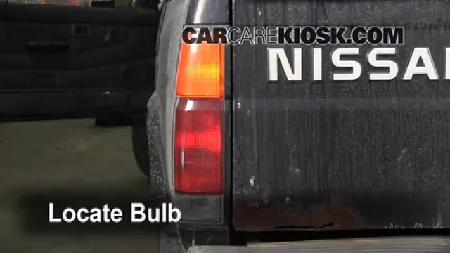 1995 Nissan Pickup XE 3.0L V6 Extended Cab Pickup Éclairage Feux de marche arrière (remplacer une ampoule)